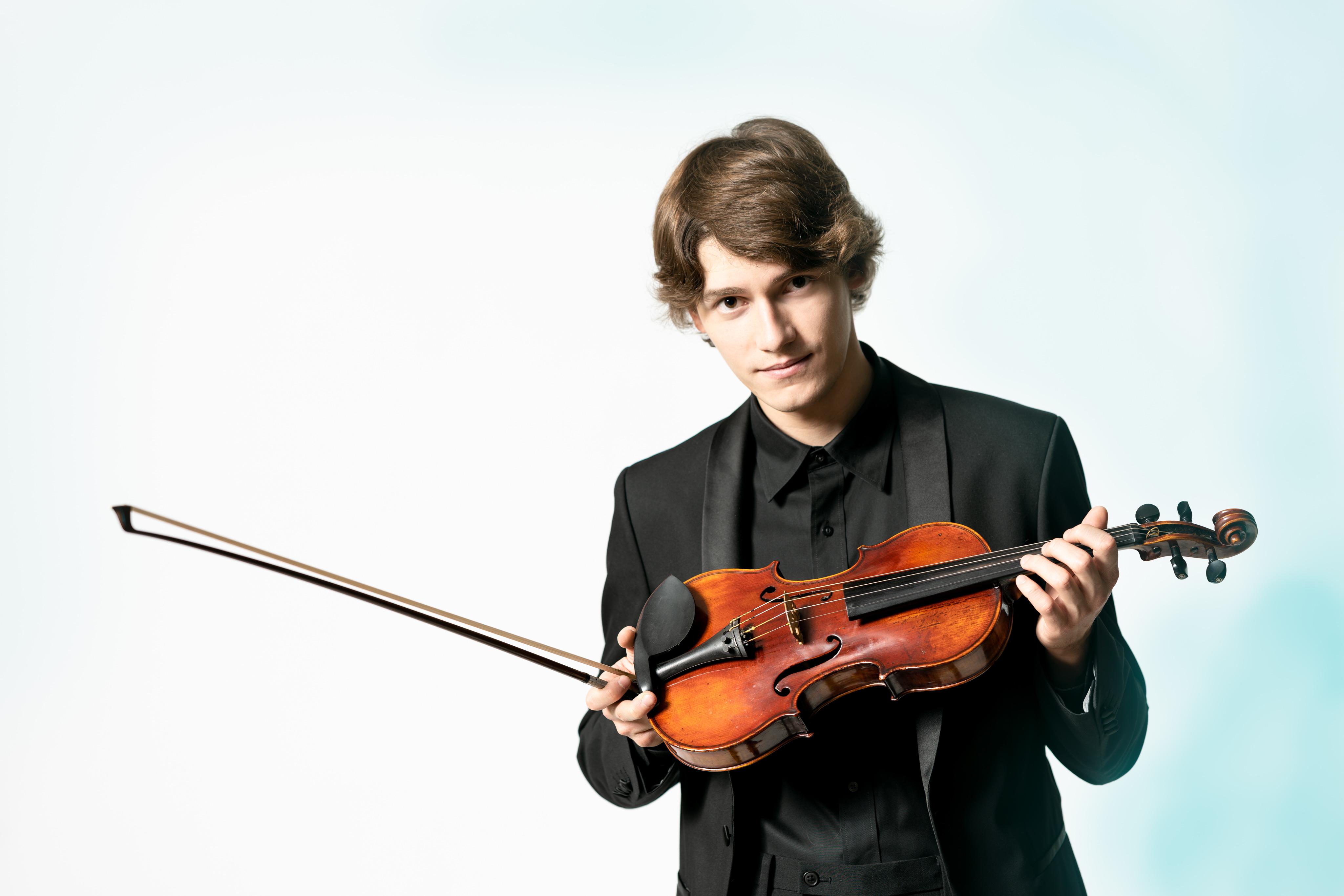 	Daniil Gonobolin 